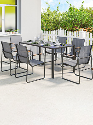 Série d'images de meubles de patio d'extérieur montrant un ensemble de salle à manger gris moderne avec une table rectangulaire et des chaises assorties sur une surface de patio de couleur claire.