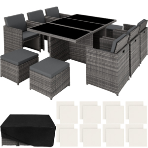 avec chaises, table et tabourets en osier. Comprend des coussins foncés et une housse de protection.