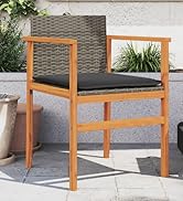 Chaise de jardin en bois avec structure en bois naturel et coussin de siège gris, exposée à l'extérieur sur la terrasse.