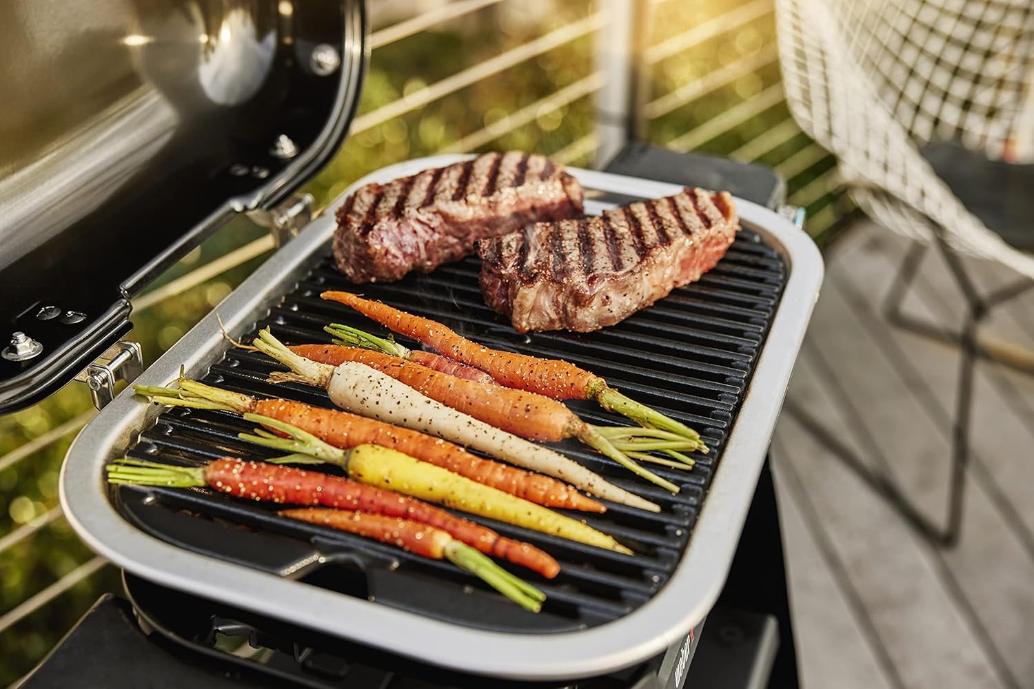 Weber - Lumin Compact - 43x32 cm - barbecue électrique, 315°C, fumage, grilles fonte