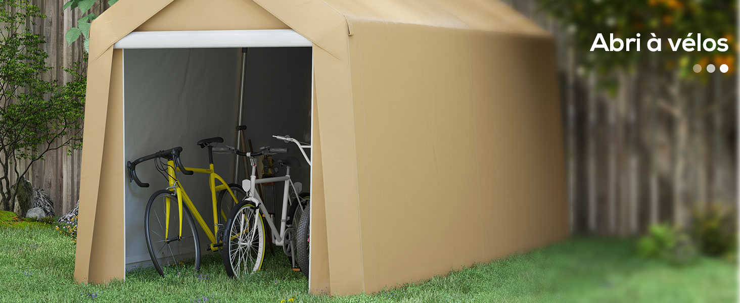 beige avec façade ouverte, laissant entrevoir deux vélos à l'intérieur. La structure a un toit en pente et semble être faite d'un tissu ou d'un matériau imperméable