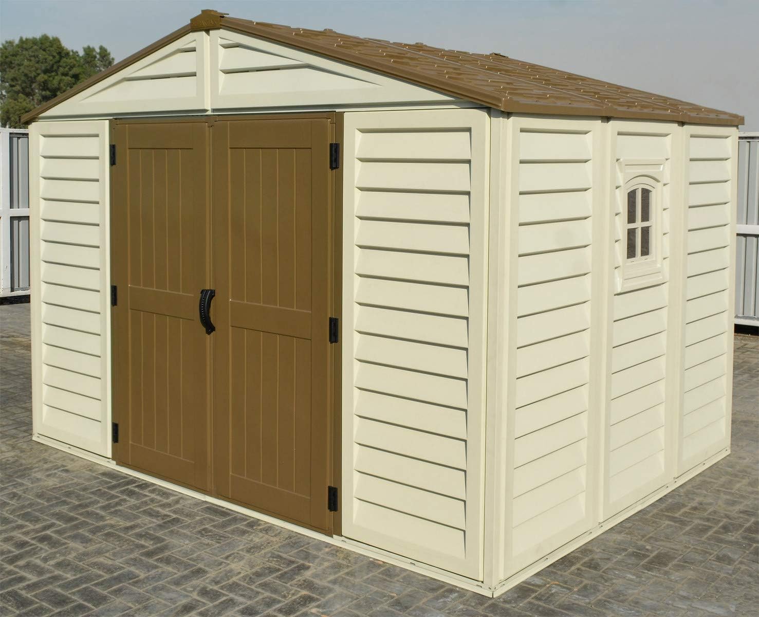 Abri de jardin en plastique Plus 10 x 8 (7.64 m²) avec 1 fenêtre fixe et kit de fondation en métal, structure de toit en métal robuste et abri de jardin sans entretien - Ivory/Brown
