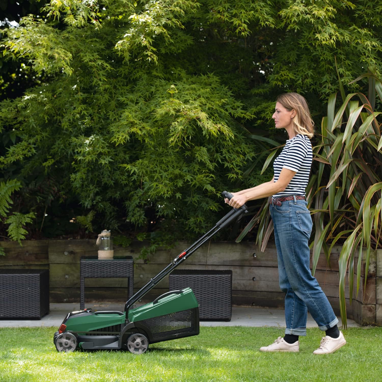 Bosch - CityMower 18V - 32 cm - Sans fil, moteur brushless, 1x 4,0 Ah, jusqu’à 300 m², 18V-32-300
