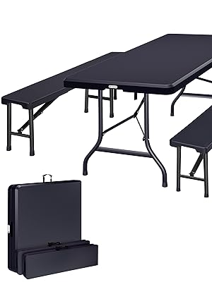 avec table rectangulaire noire et deux bancs assortis. Construction à ossature métallique. L'encart montre une configuration pliée compacte pour le stockage et le transport