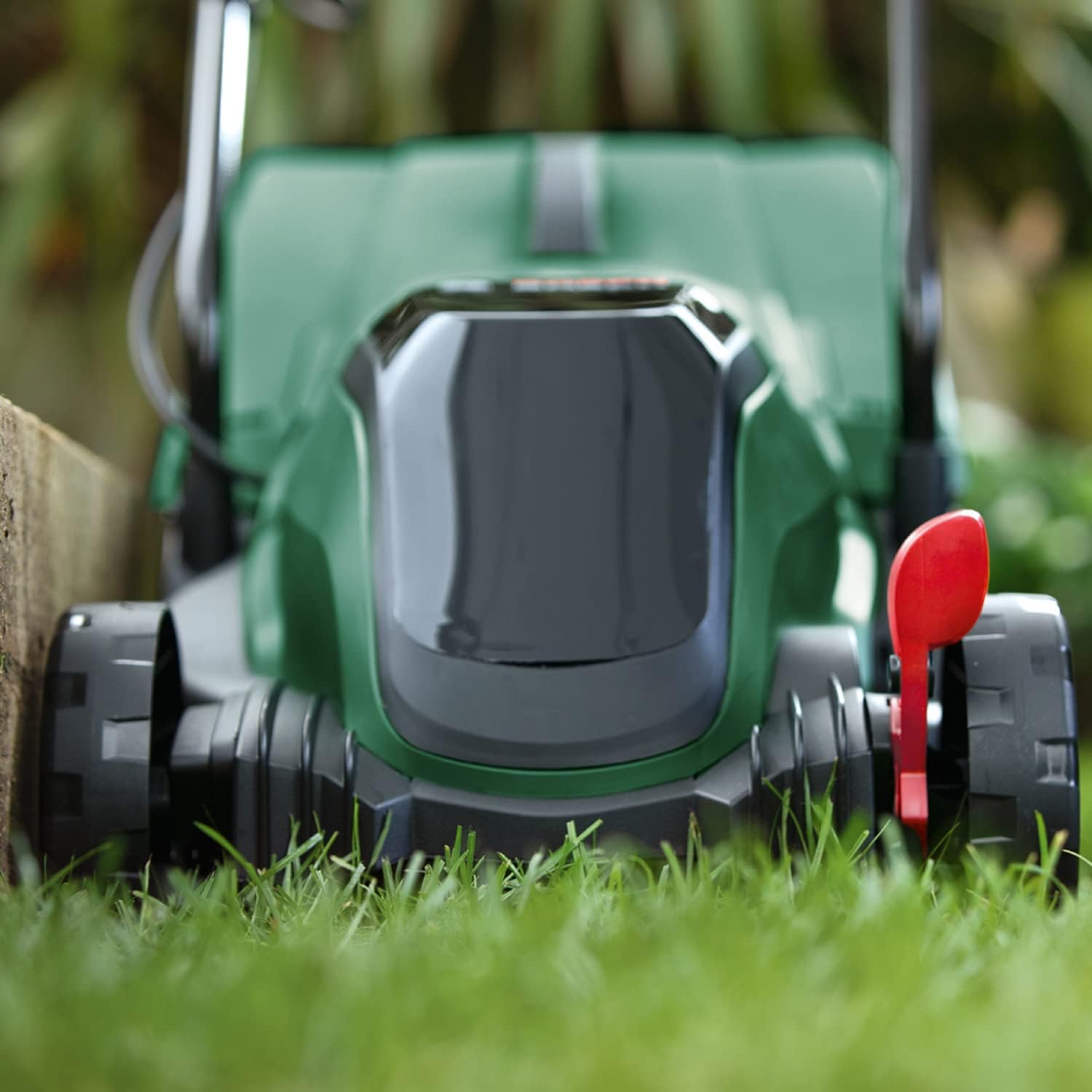 Bosch - CityMower 18V - 32 cm - Sans fil, moteur brushless, 1x 4,0 Ah, jusqu’à 300 m², 18V-32-300