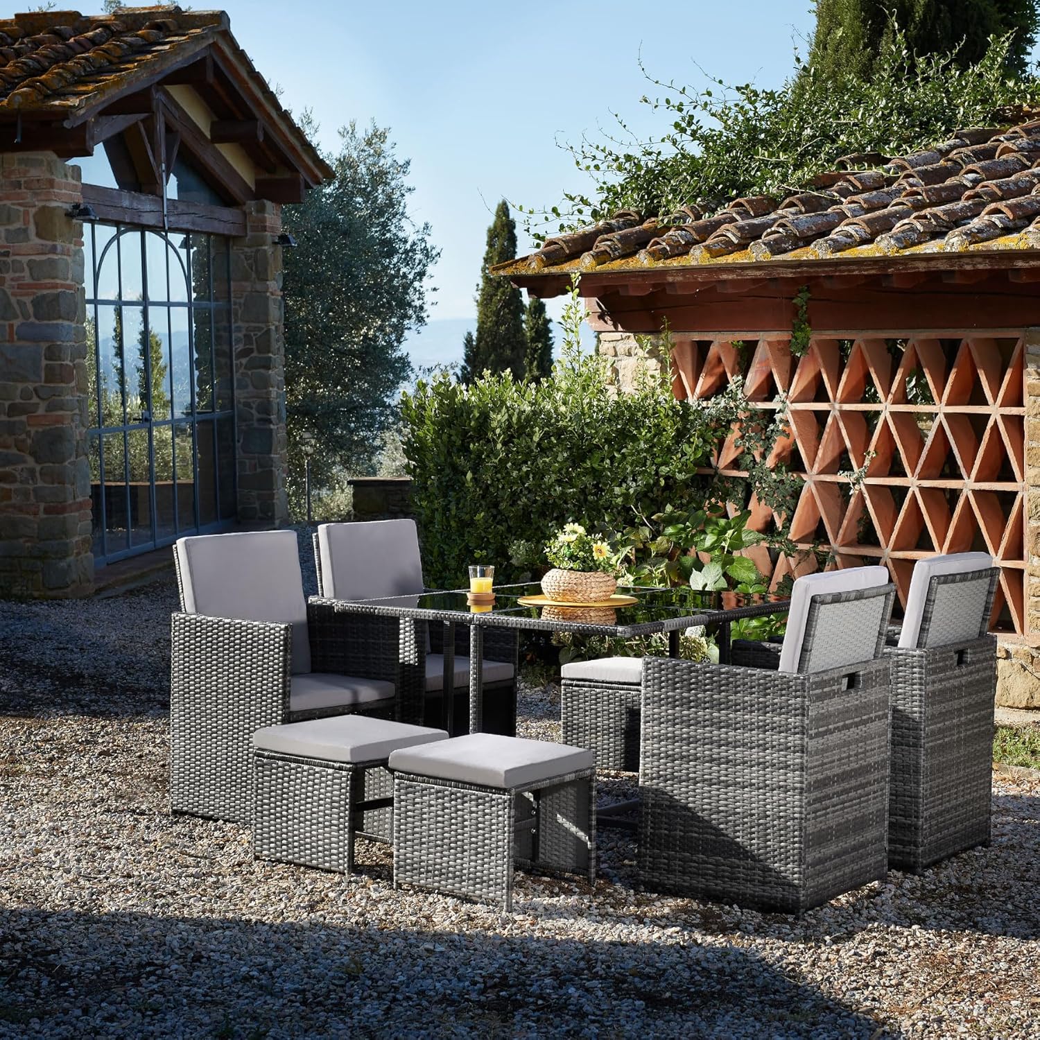 tectake - Salon de jardin Poly Rotin - table, 4 chaises, housse - dimensions compactes - NOIR/GRIS