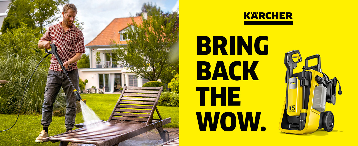 Le texte indique « KÄRCHER » et « BRING THE WOW ». Publicité montrant de l'équipement de nettoyage extérieur utilisé sur les meubles et les surfaces de patio.