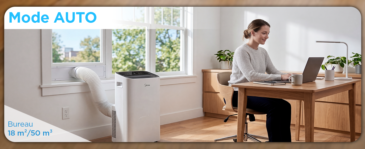 Le texte indique « Mode AUTO » et « Démarrage 0 m³/50 m³ ». L'image montre un bureau à domicile moderne avec un humidificateur blanc sur une étagère de fenêtre, un homme travaillant sur un bureau en bois avec un ordinateur portable, une lumière naturelle brillante provenant des fenêtres, des plantes en pot visibles.