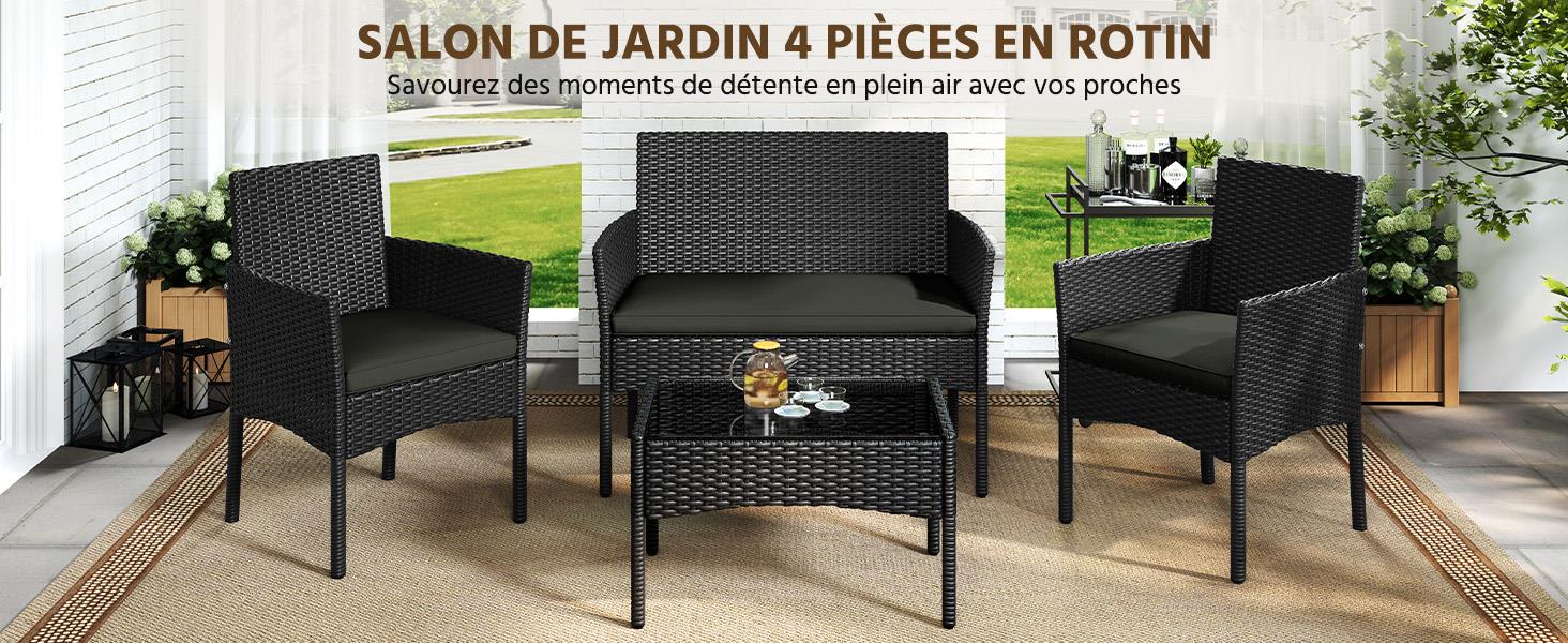 Le texte se lit comme suit : « SALON DE JARDIN 4 PIÈCES EN ROTIN ». Présentation d'un ensemble de mobilier d'extérieur en osier foncé comprenant un canapé, des chaises et une table sur un tapis beige.