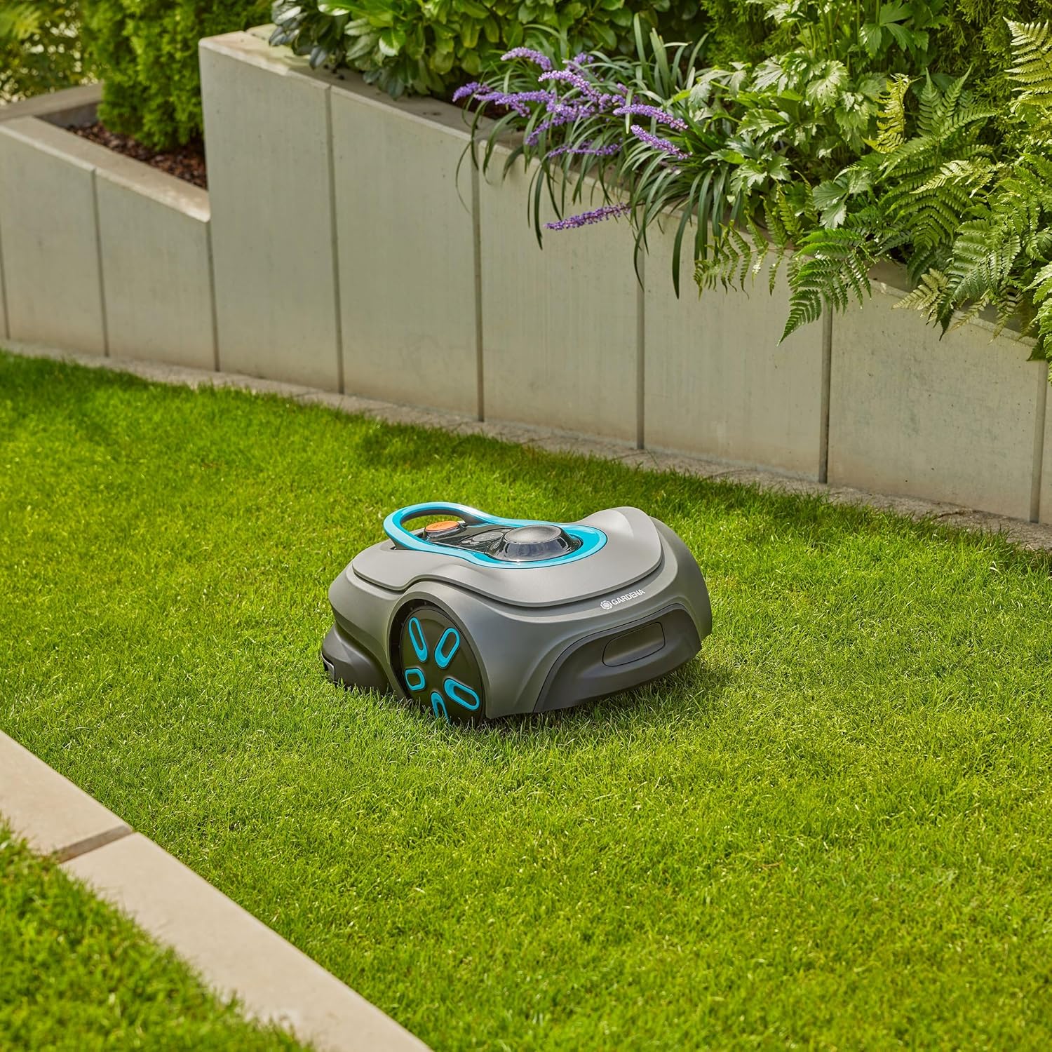 Gardena - Smart SILENO Free Set - 600 m² - robot tondeuse silencieux, Lona Intelligence, sans fil périphérique 19921-26
