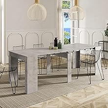 Espace intérieur blanc minimaliste contemporain avec de grandes fenêtres en verre et du parquet. Plusieurs vues montrant un aménagement lumineux et ouvert de la pièce.