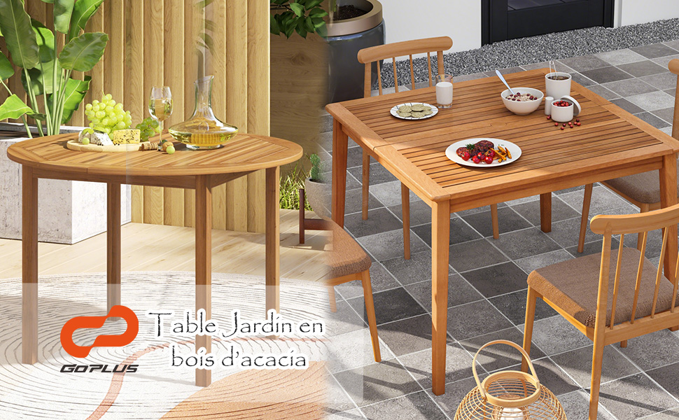 comprenant des tables rondes et rectangulaires en acacia. Chaises et divers articles de salle à manger présentés dans un patio avec des plantes et un sol carrelé.