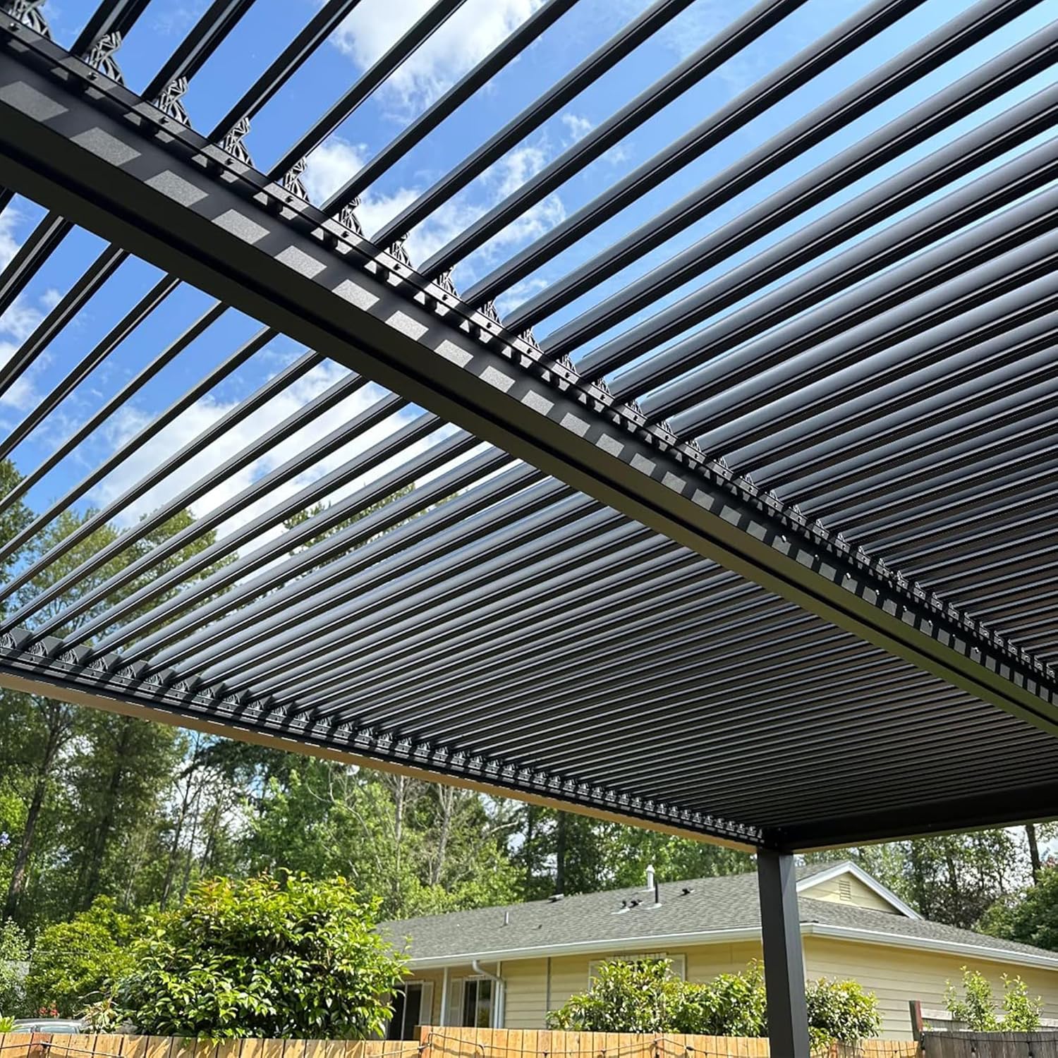 PURPLE LEAF - pergola bioclimatique - 4,8x3,68m - aluminium, stores, lames orientables