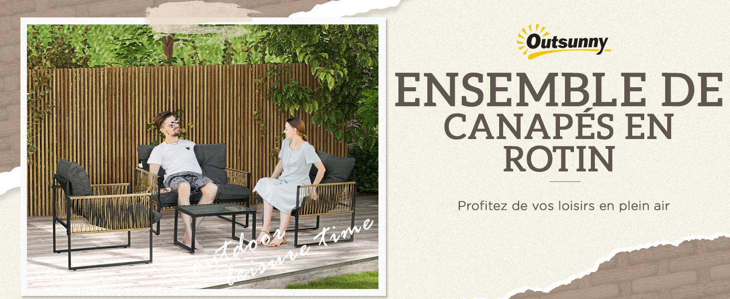 avec cadres en métal noir. Deux fauteuils et une table basse disposés sur un patio, avec des personnes assises dans les chaises
