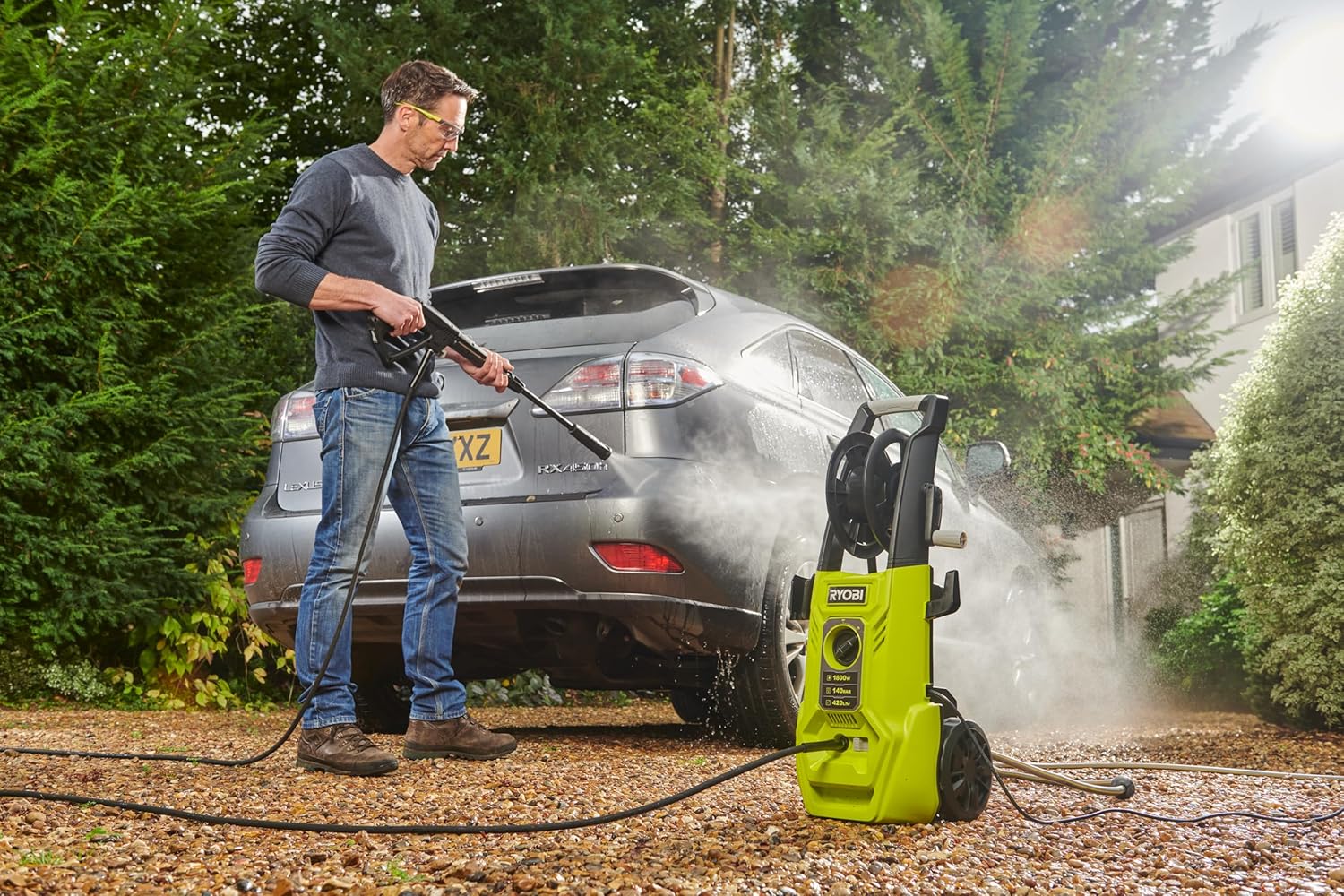 RYOBI RY140PWA-P Nettoyeur Haute Pression 1400 W – 110 Bar, 360 L/h, Lance + Buses + Détergent Inclus, Enrouleur de Tuyau, Pompe Aluminium – Nettoyage Terrasse, Vélo, Mobilier de Jardin