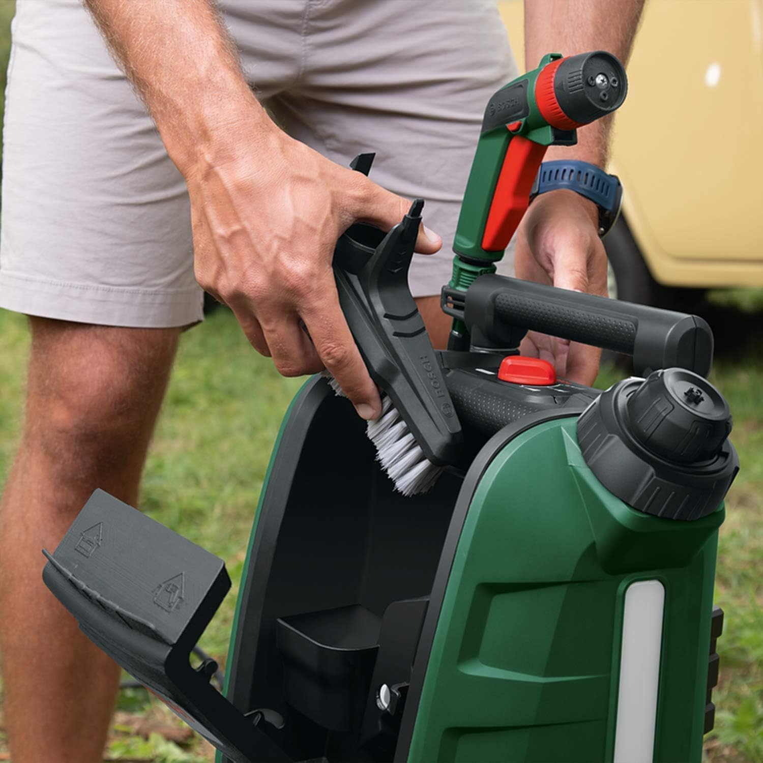 Bosch Nettoyeur pour extérieur sans Fil - Fontus 18V (sans Batterie, système 18 V, dans boîte en Carton)