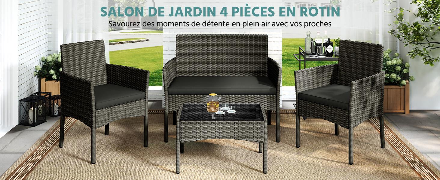 Le texte se lit comme suit : « SALON DE JARDIN 4 PIÈCES EN ROTIN ». Plusieurs vues d'un ensemble de mobilier d'extérieur en rotin foncé comprenant des chaises et une table disposées sur une terrasse en bois avec de la verdure.