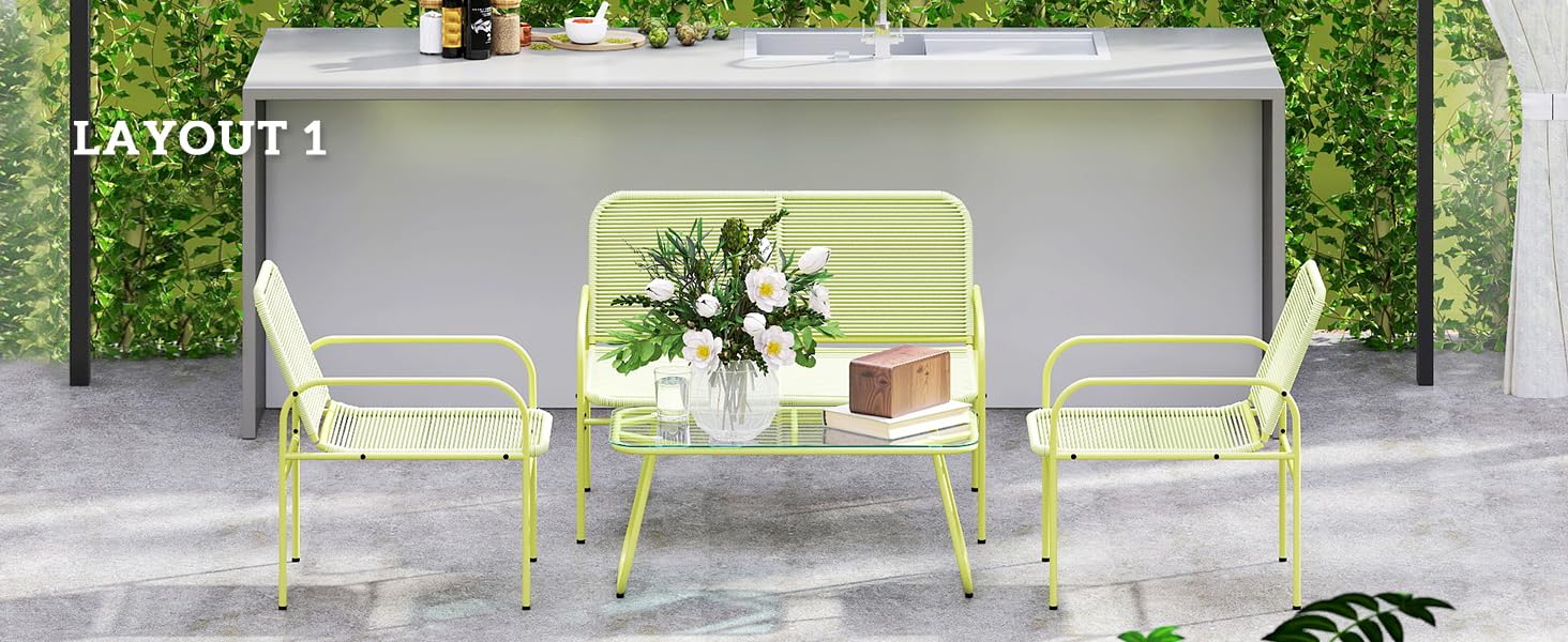 avec mobilier en métal vert clair comprenant une causeuse, deux chaises et une table basse avec des plantes