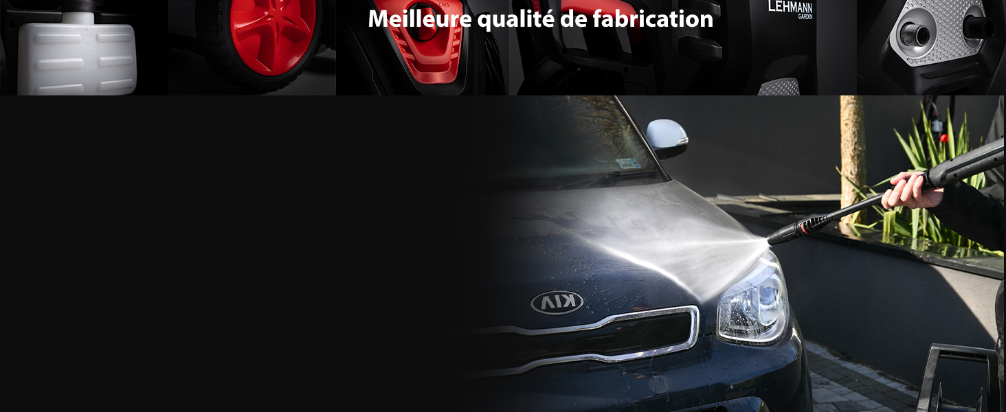 Scène nocturne montrant les phares d'une voiture illuminant une route, démontrant les capacités d'éclairage du véhicule