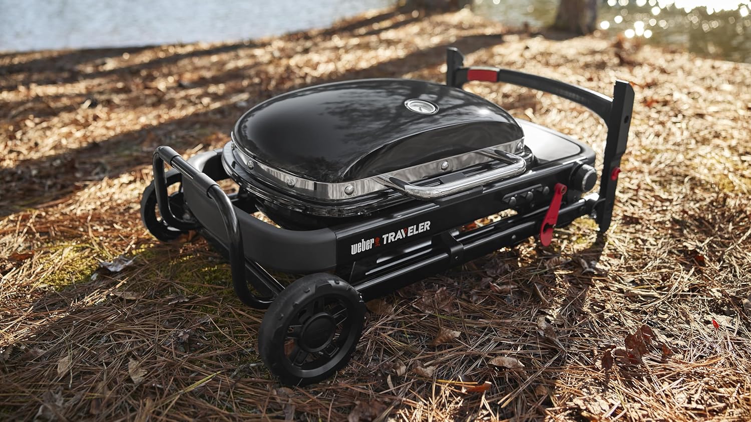 Weber Traveler Compact barbecue à gaz/design pliable et portable avec roues, verrouillage automatique du couvercle et thermomètre intégré, 1 brûleur, surface de cuisson 52 x 36 cm, noir