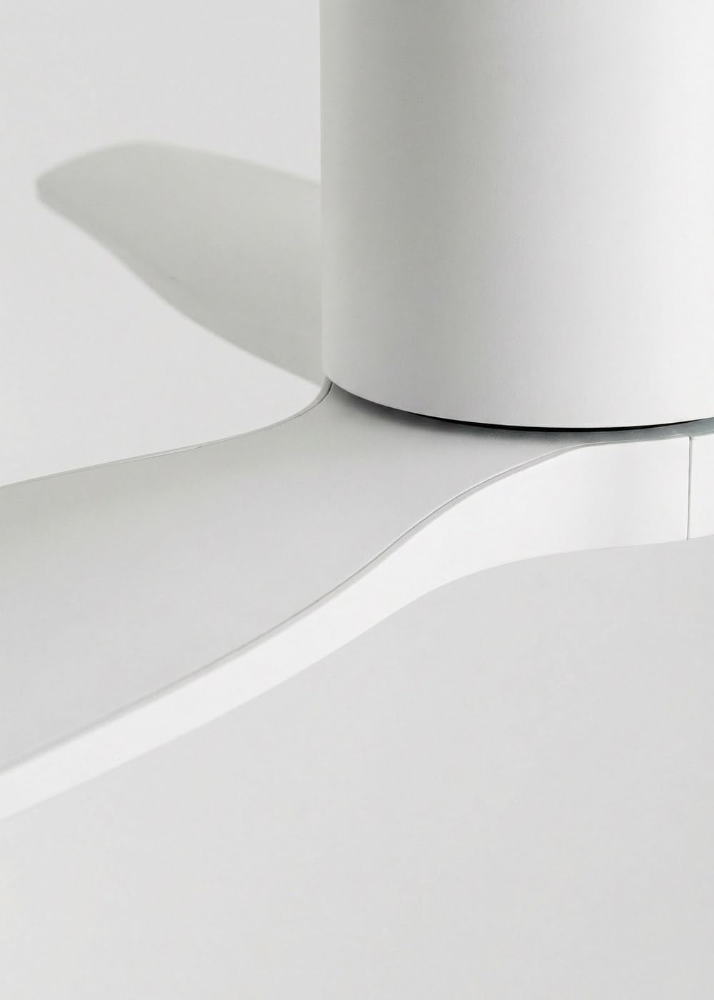 CREATE WINDCALM S Ventilateur de plafond ABS blanc avec Wi-Fi et télécommande, 40 W, silencieux, Ø112 cm, 6 vitesses, minuteur, fonction été/hiver